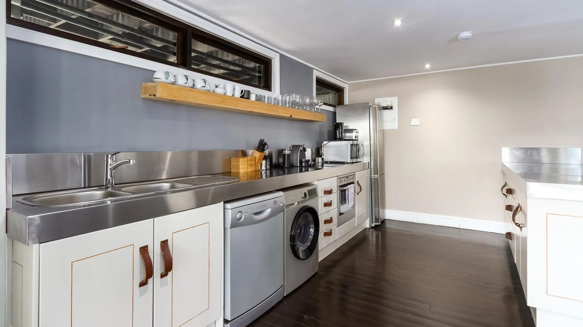 Sweet Greta - Terrace Apartment With Solar Power Cape Town Aparthotel